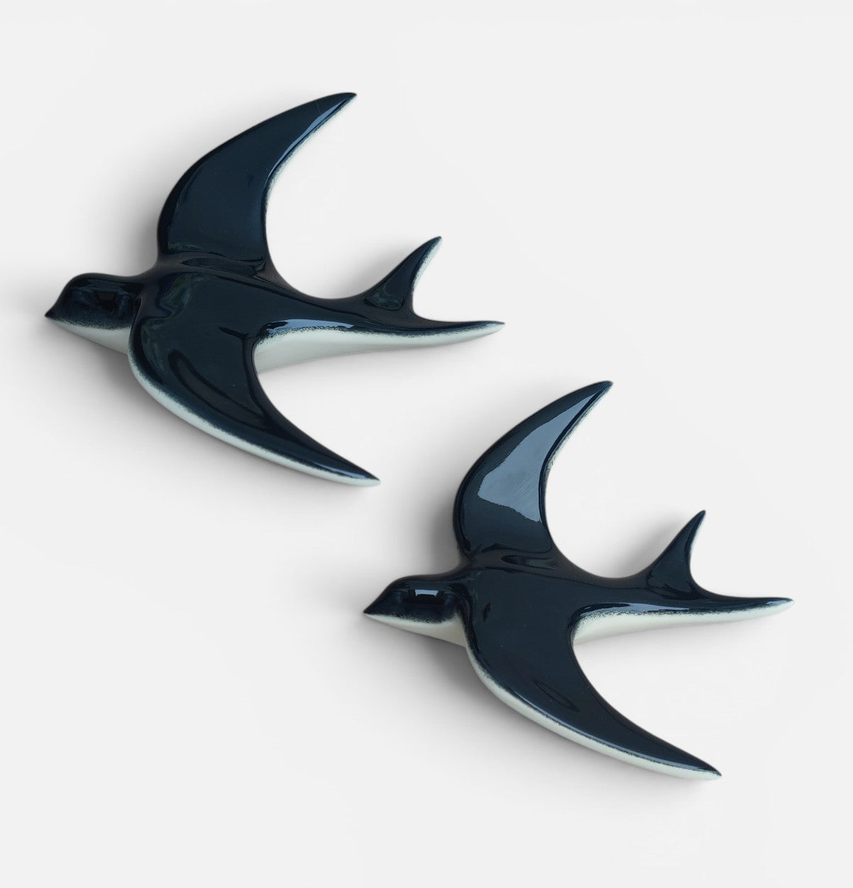 Hirondelle murale en porcelaine artisanale – finition mate & brillante -🐦 3 tailles - intérieur/extérieur