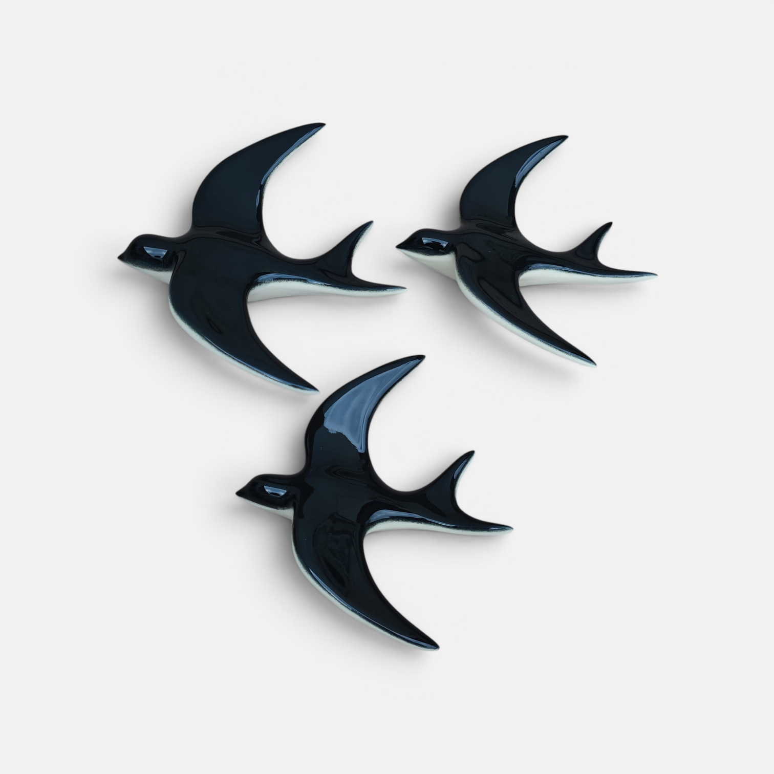 Hirondelle murale en porcelaine artisanale – finition mate & brillante -🐦 3 tailles - intérieur/extérieur